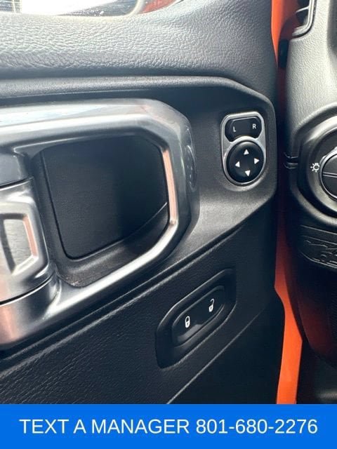 Used 2025 Jeep Gladiator Rubicon AWD/4WD image 23