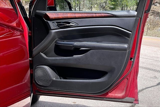 Used 2015 Cadillac SRX Luxury w/ Driver Awareness Package AWD/4WD image 28