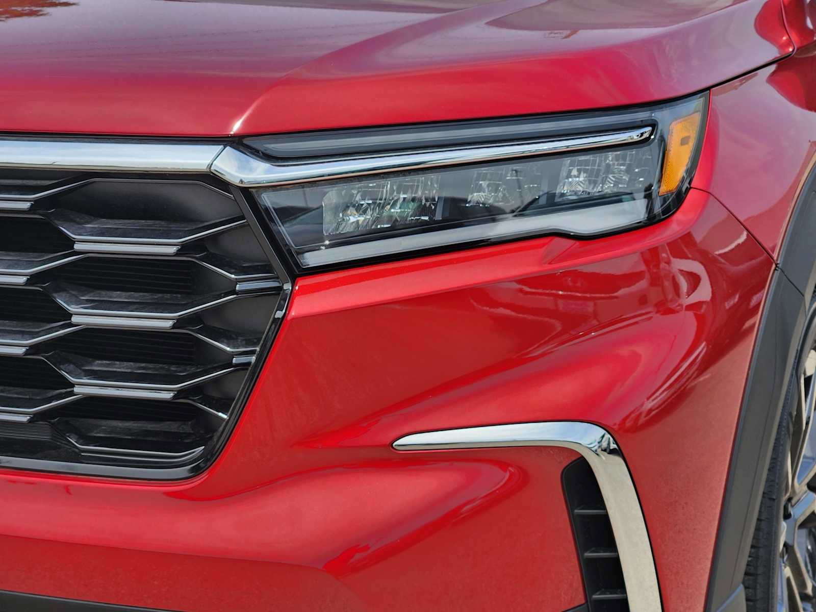 New 2025 Honda Pilot Touring image 5
