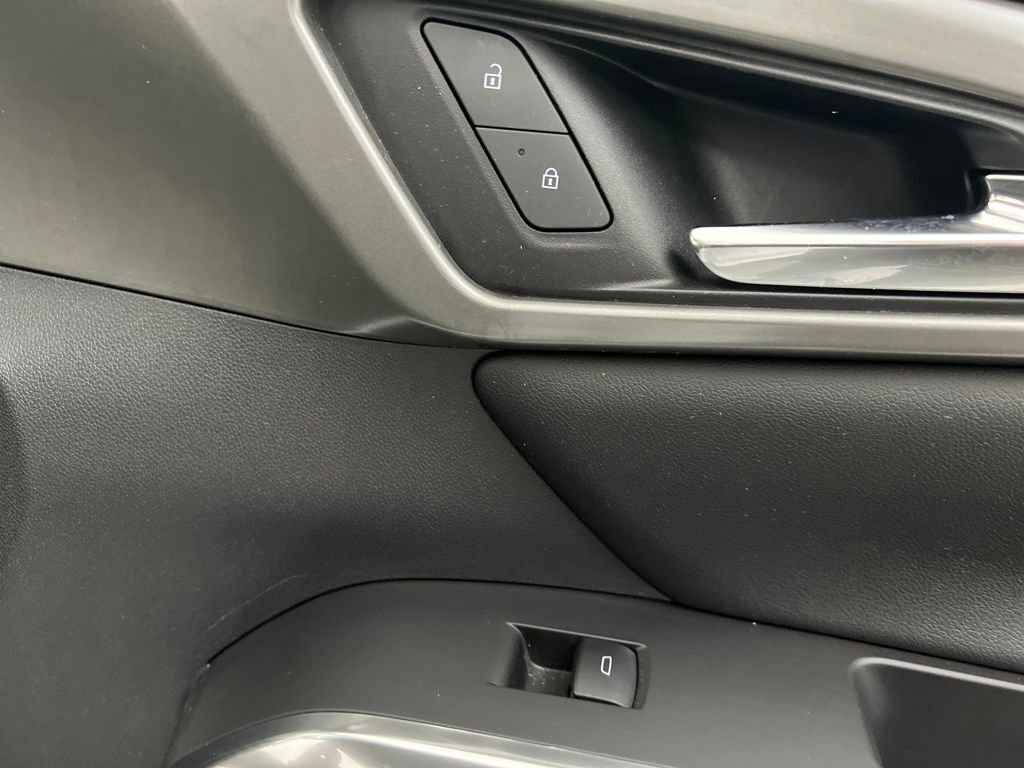 Used 2024 Chevrolet Traverse LT image 29