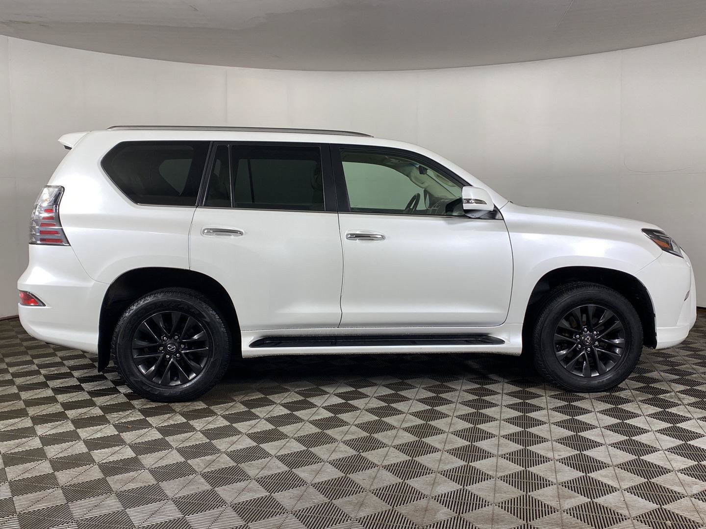 Used 2020 Lexus GX 460 Premium w/ Premium Package AWD/4WD image 4