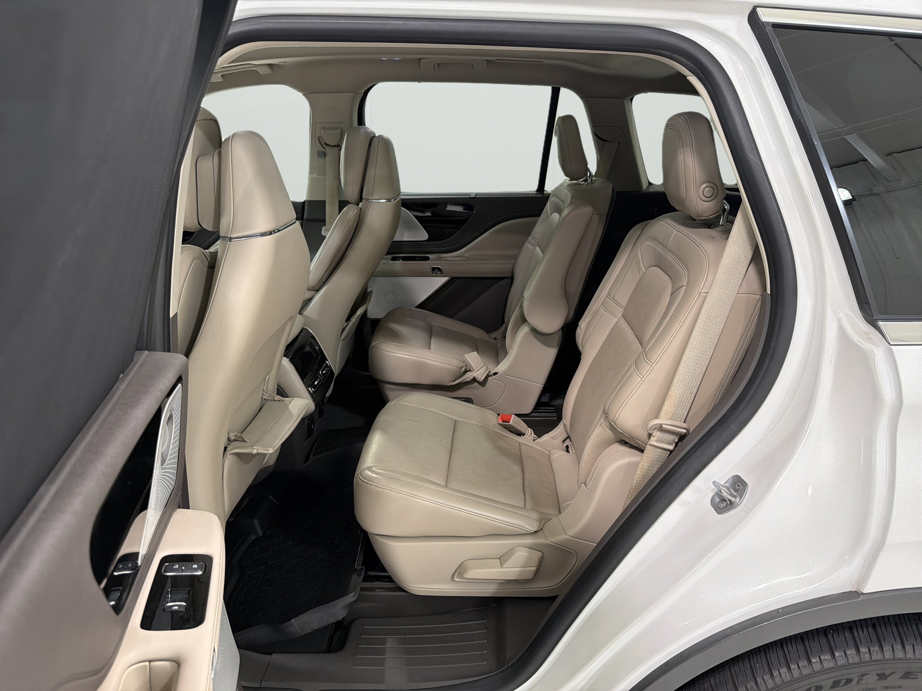 Used 2020 Lincoln Aviator Reserve w/ Equipment Group 202A AWD/4WD image 12