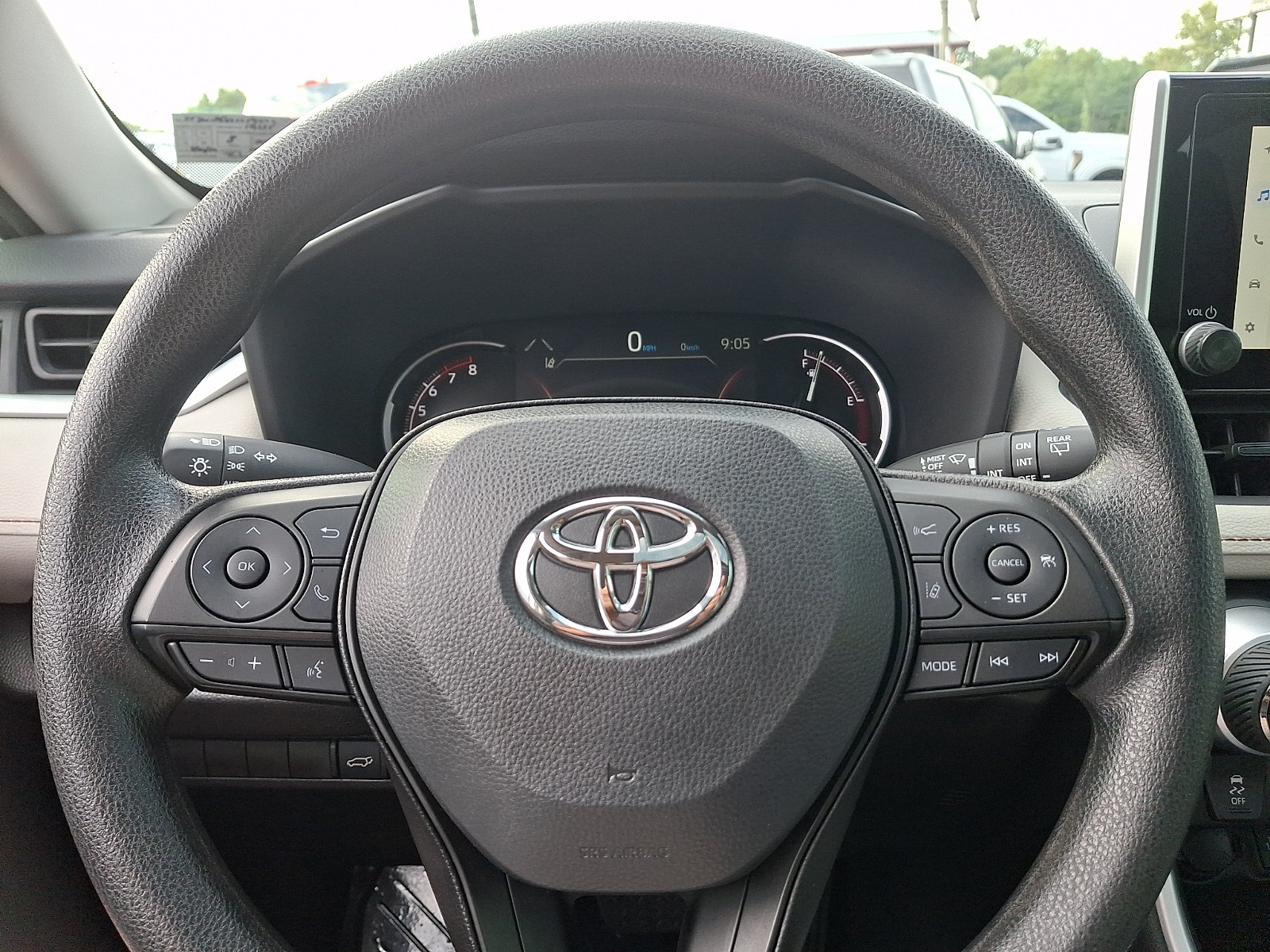 Used 2025 Toyota RAV4 XLE w/ Convenience Package FWD image 20