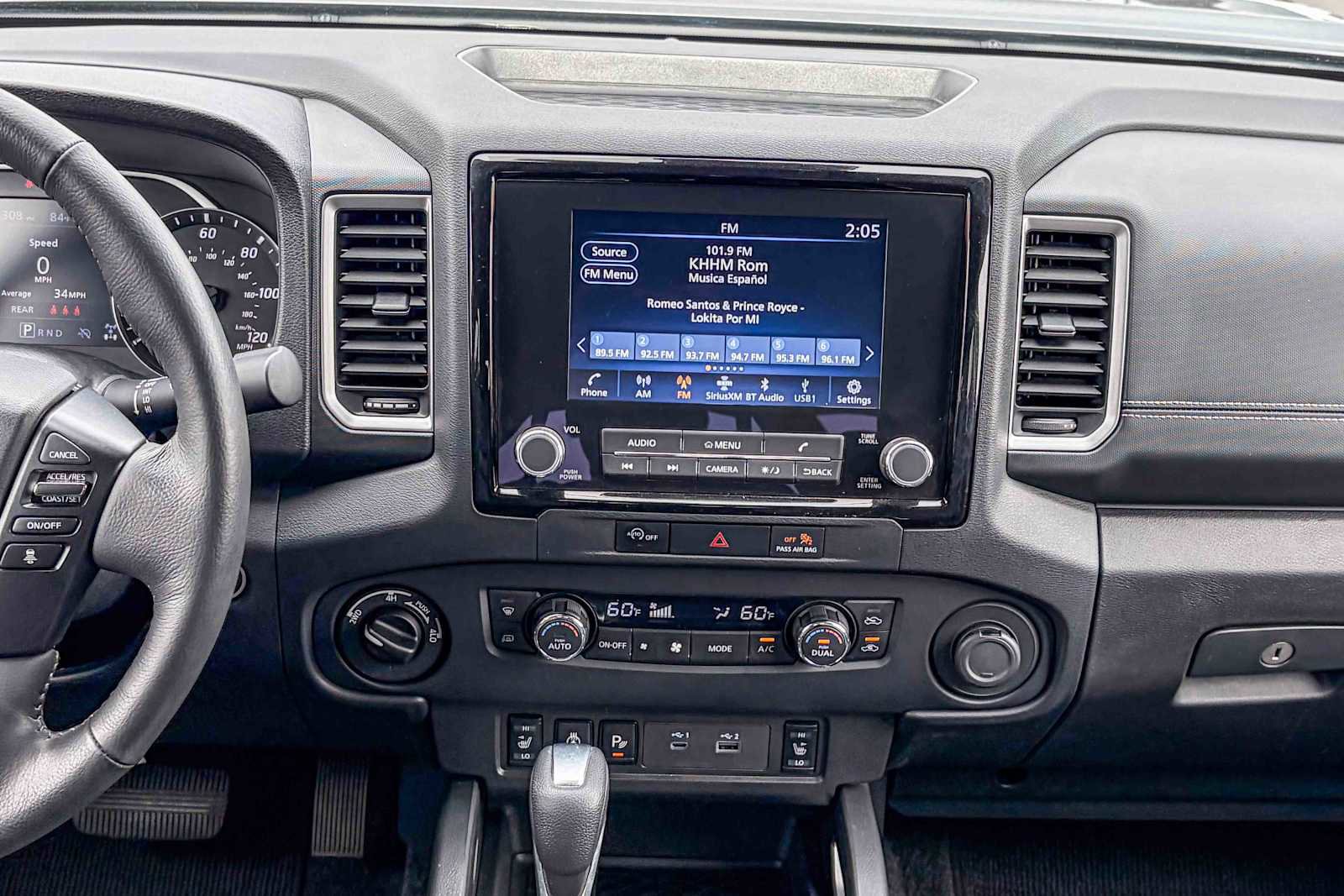 Used 2023 Nissan Frontier SV w/ SV Premium Package image 12