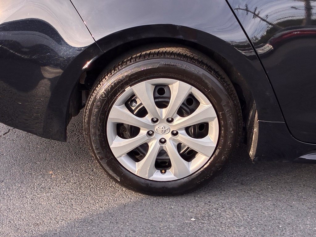 Used 2026 Toyota Corolla LE FWD image 47