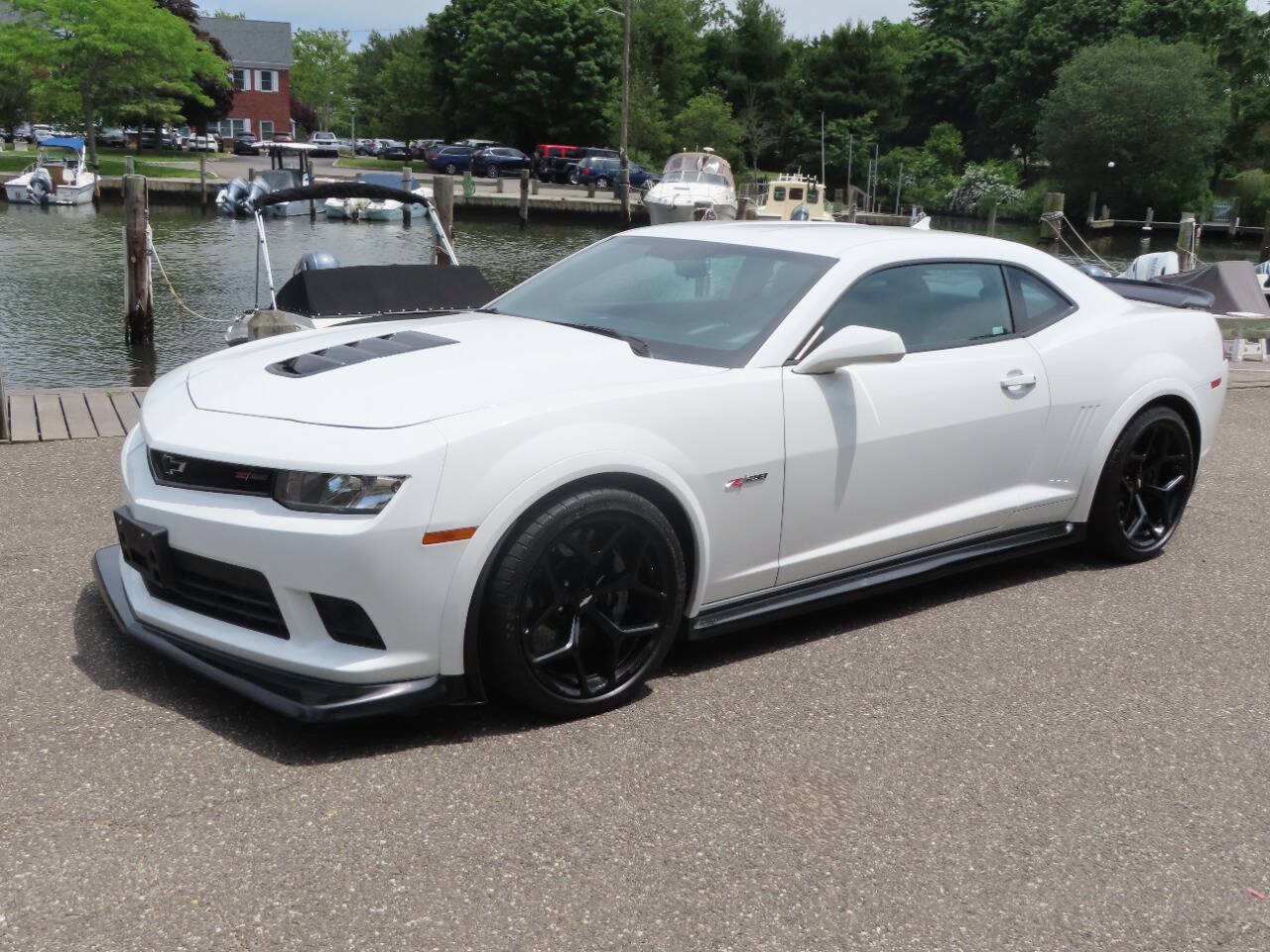 Used 2015 Chevrolet Camaro Z/28 RWD image 3