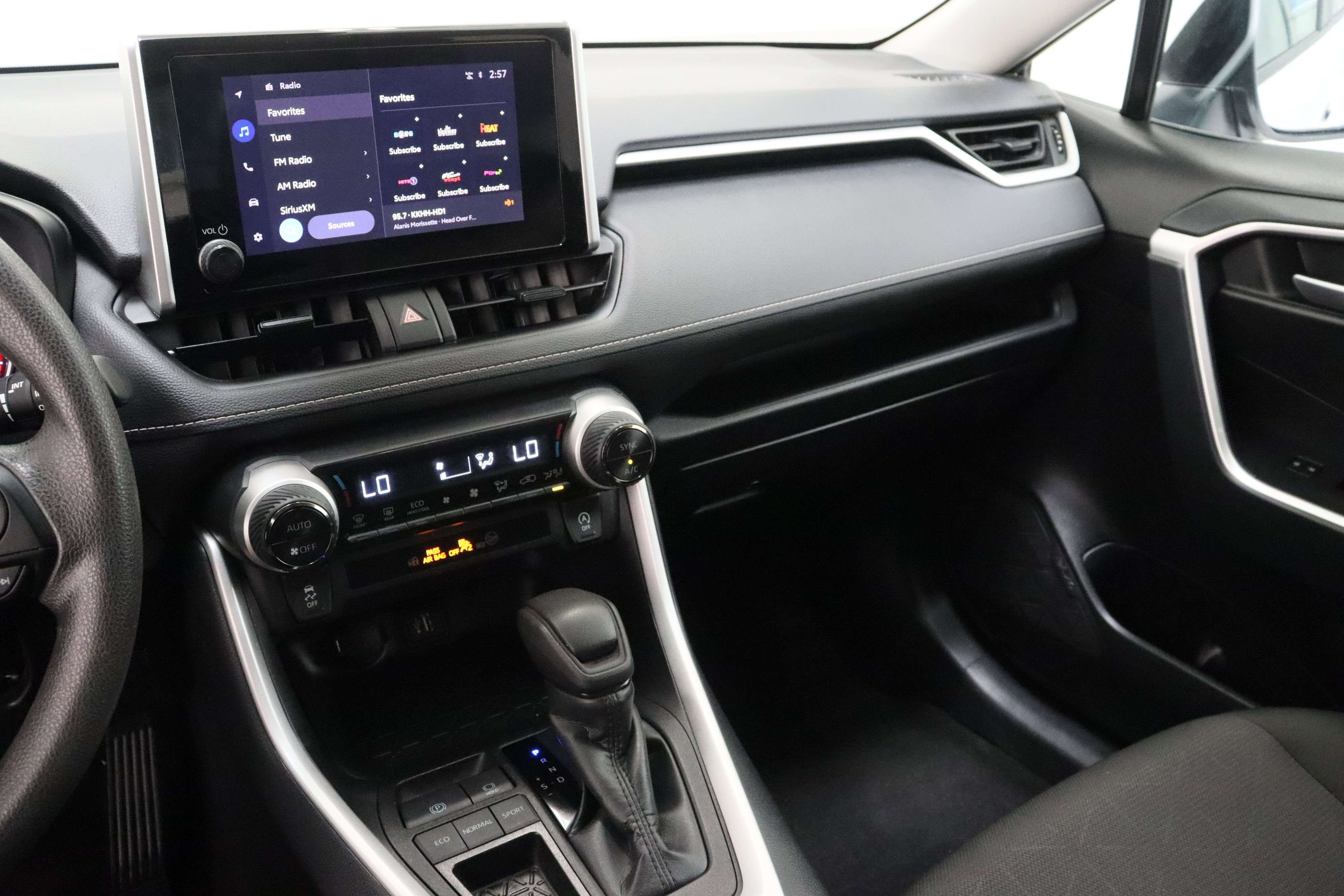 Certified 2025 Toyota RAV4 XLE FWD image 15