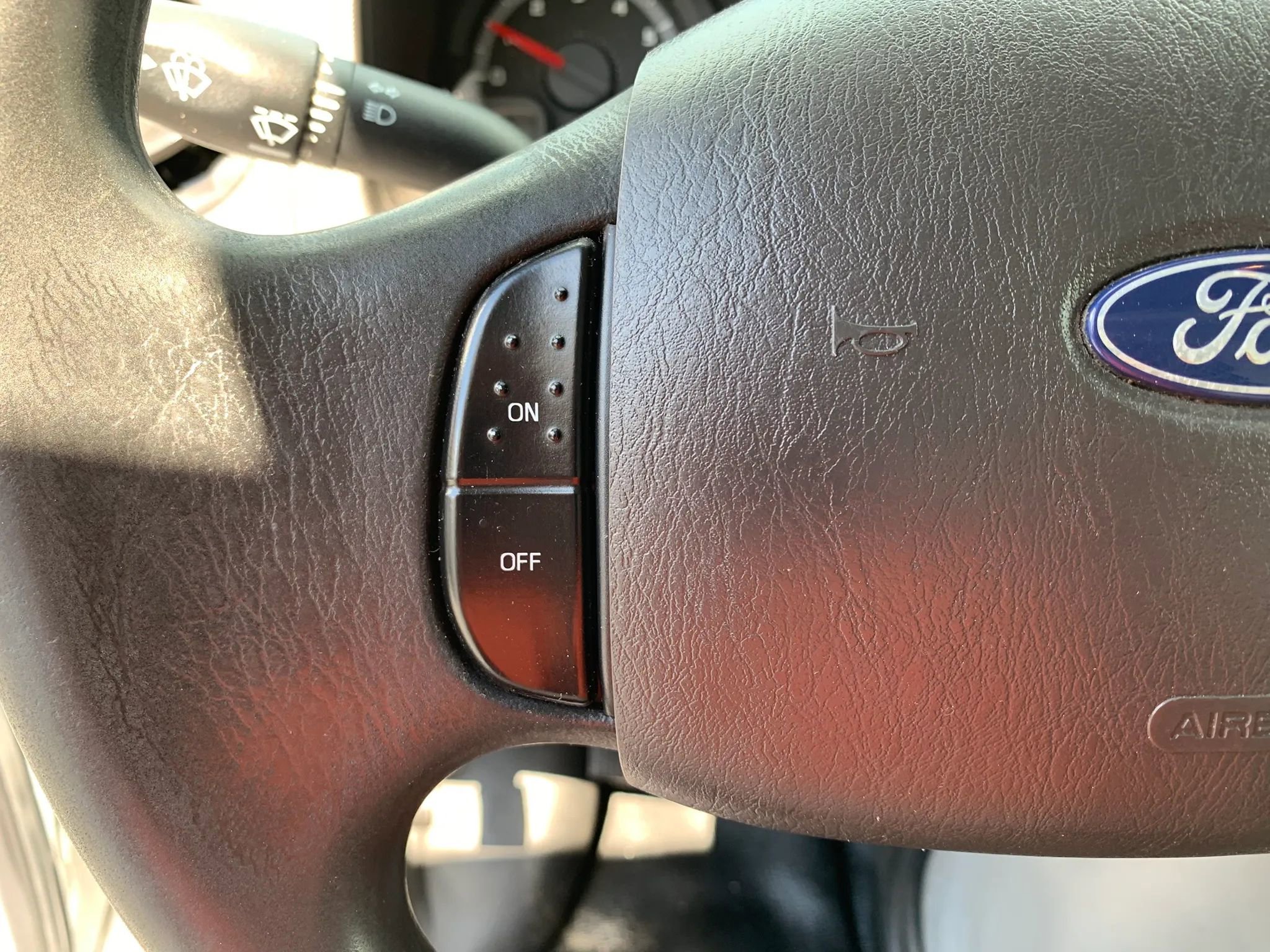 Used 2018 Ford E-350 and Econoline 350 Super Duty RWD image 13