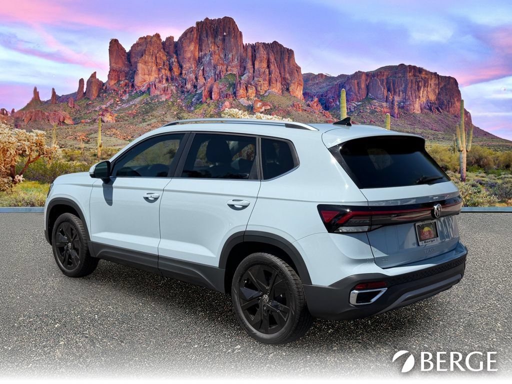 New 2026 Volkswagen Taos SE FWD image 4