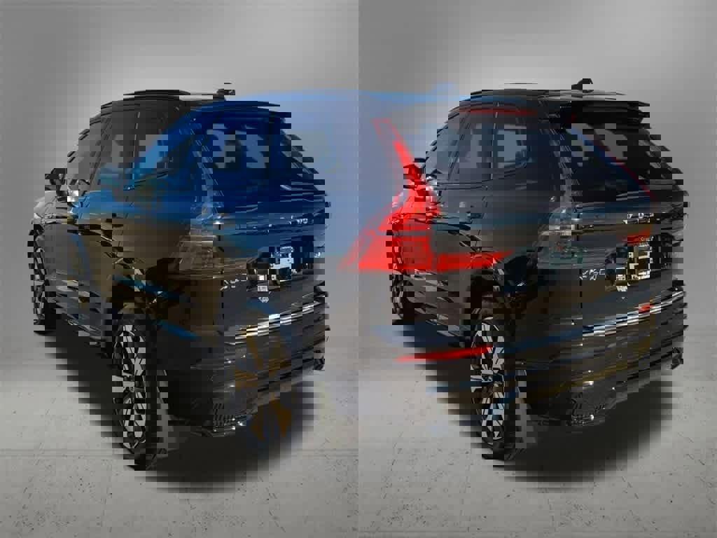 Used 2025 Volvo XC60 T8 Core w/ Protection Package Premier image 4