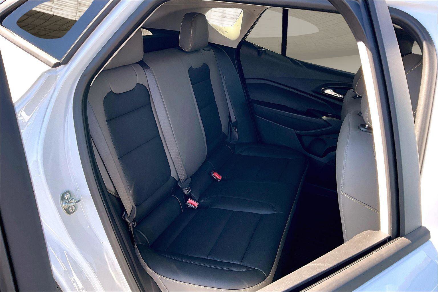 New 2026 Chevrolet Trax ACTIV w/ Sunroof Package image 11