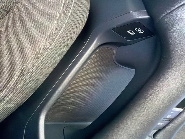 Certified 2025 Honda HR-V LX image 29