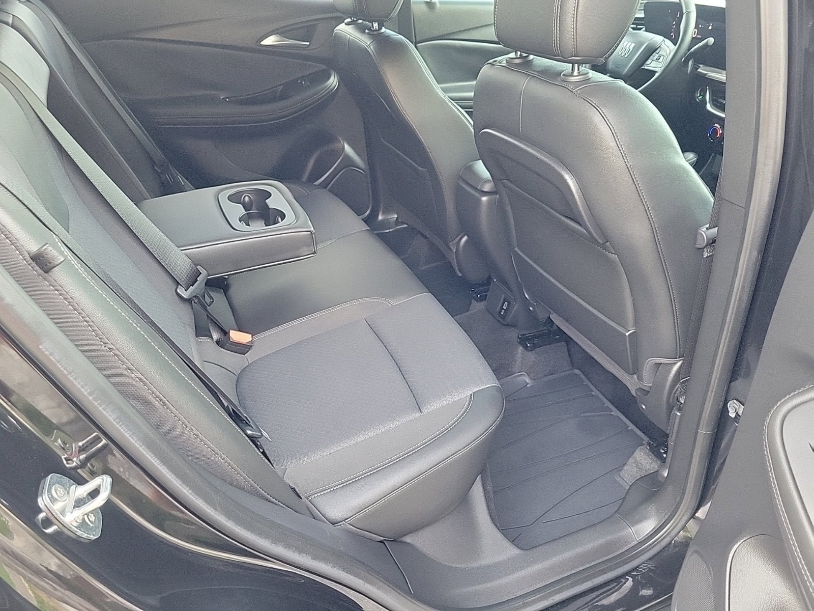 Certified 2024 Buick Encore GX Preferred w/ Comfort Package AWD/4WD image 14