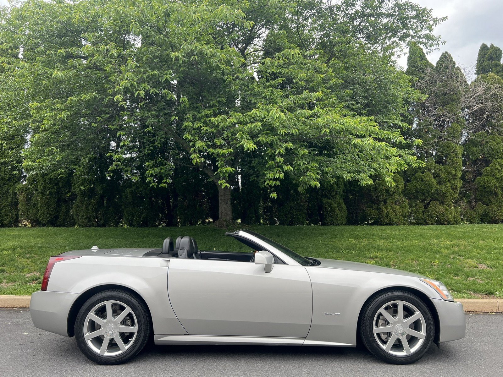 Used 2004 Cadillac XLR RWD image 61