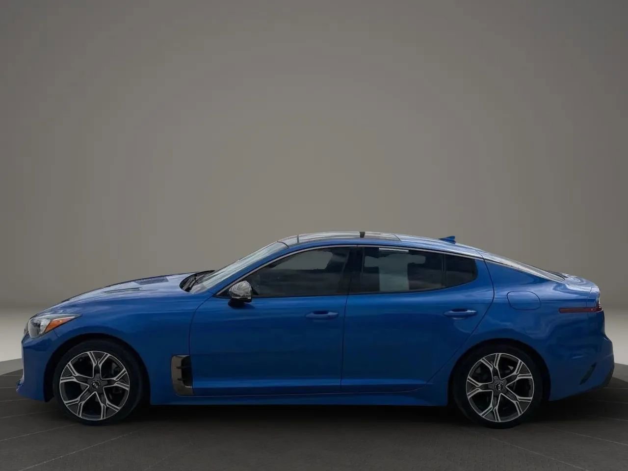 Used 2020 Kia Stinger GT-Line w/ Sun & Sound Package RWD image 4