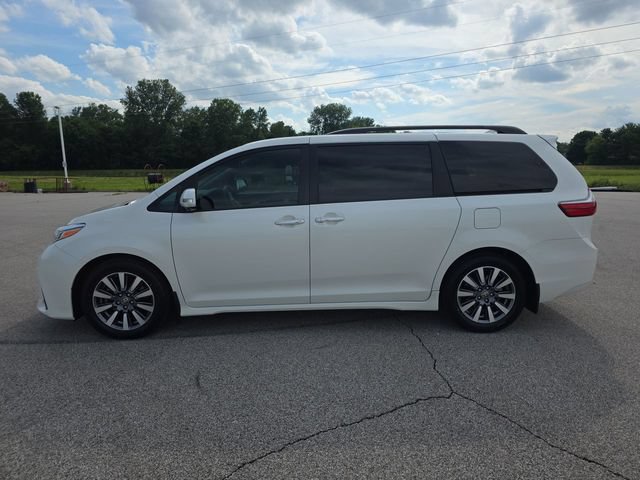 Used 2020 Toyota Sienna Limited Premium FWD image 10
