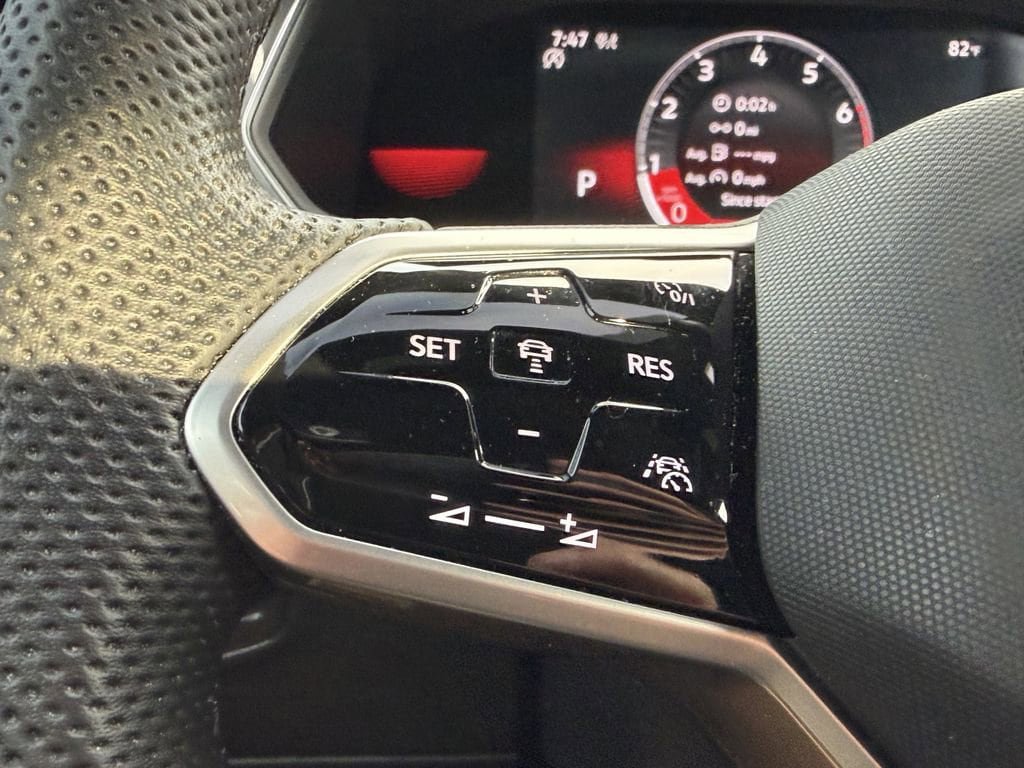 Used 2022 Volkswagen Tiguan SE R-Line AWD/4WD image 28