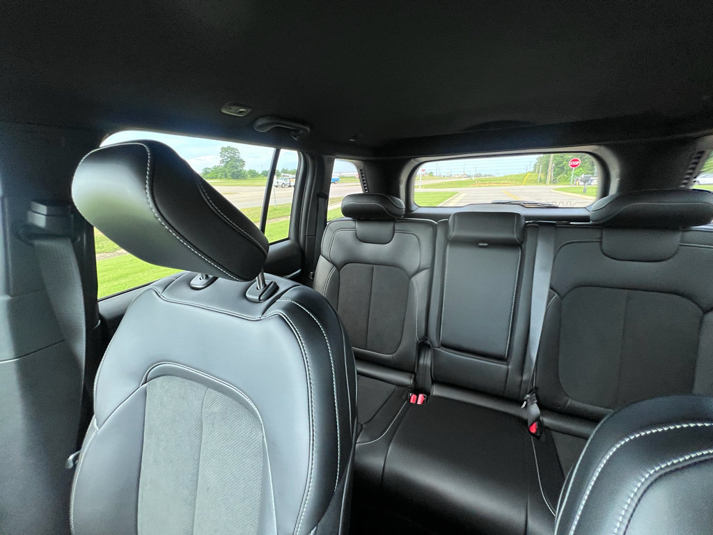 New 2026 Jeep Grand Cherokee Altitude AWD/4WD image 24