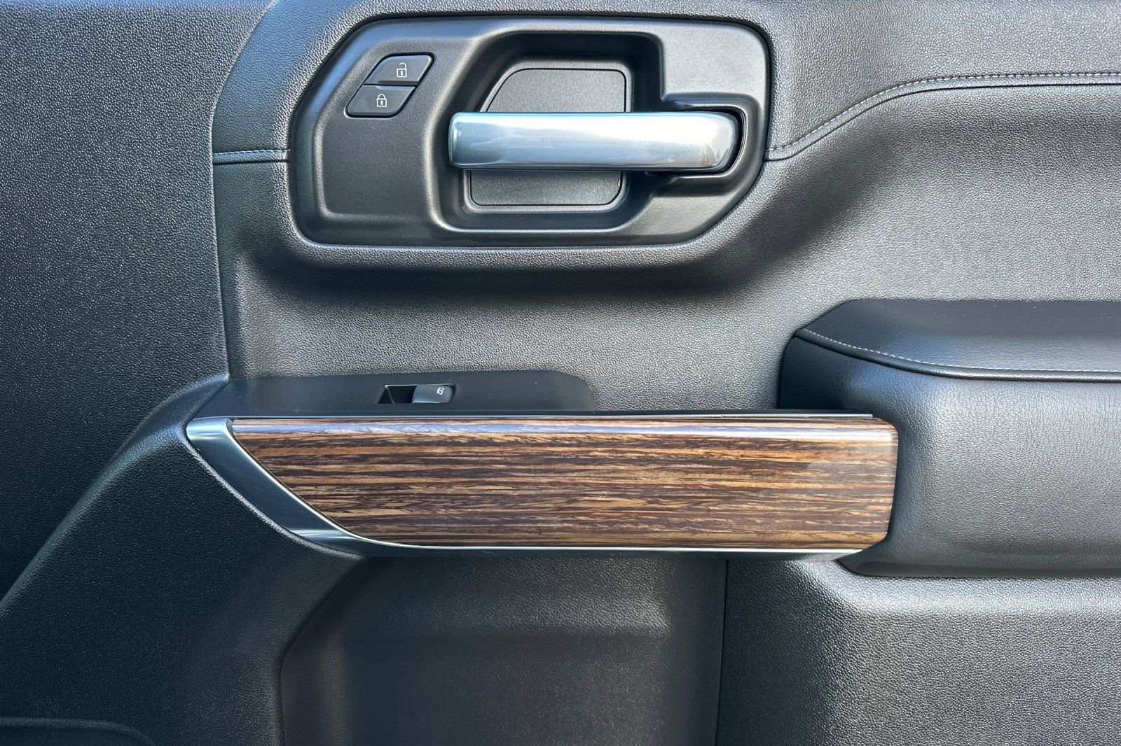 Used 2022 Chevrolet Silverado 2500 High Country w/ Z71 Off-Road Package image 19