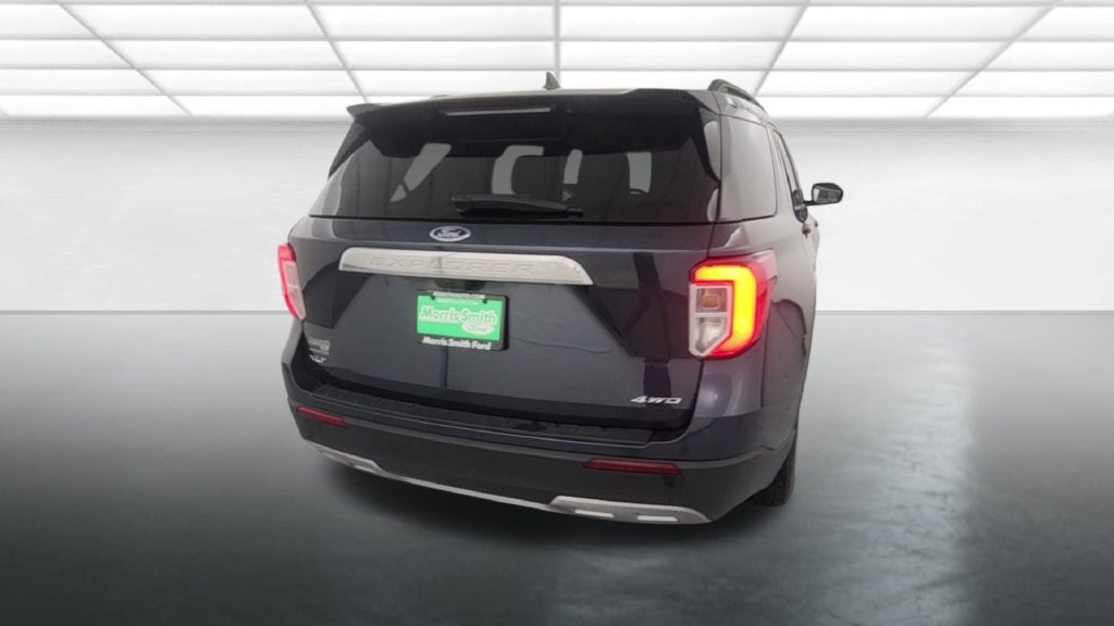 Used 2024 Ford Explorer XLT w/ Equipment Group 202A AWD/4WD image 8
