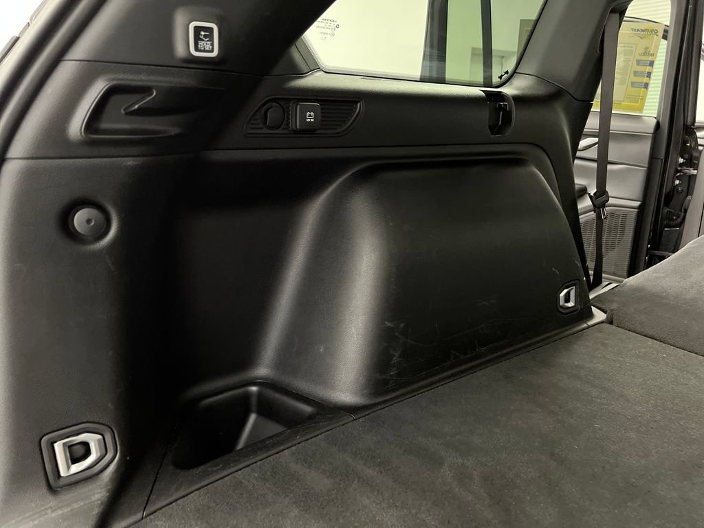 Used 2024 Jeep Grand Cherokee Altitude RWD image 37