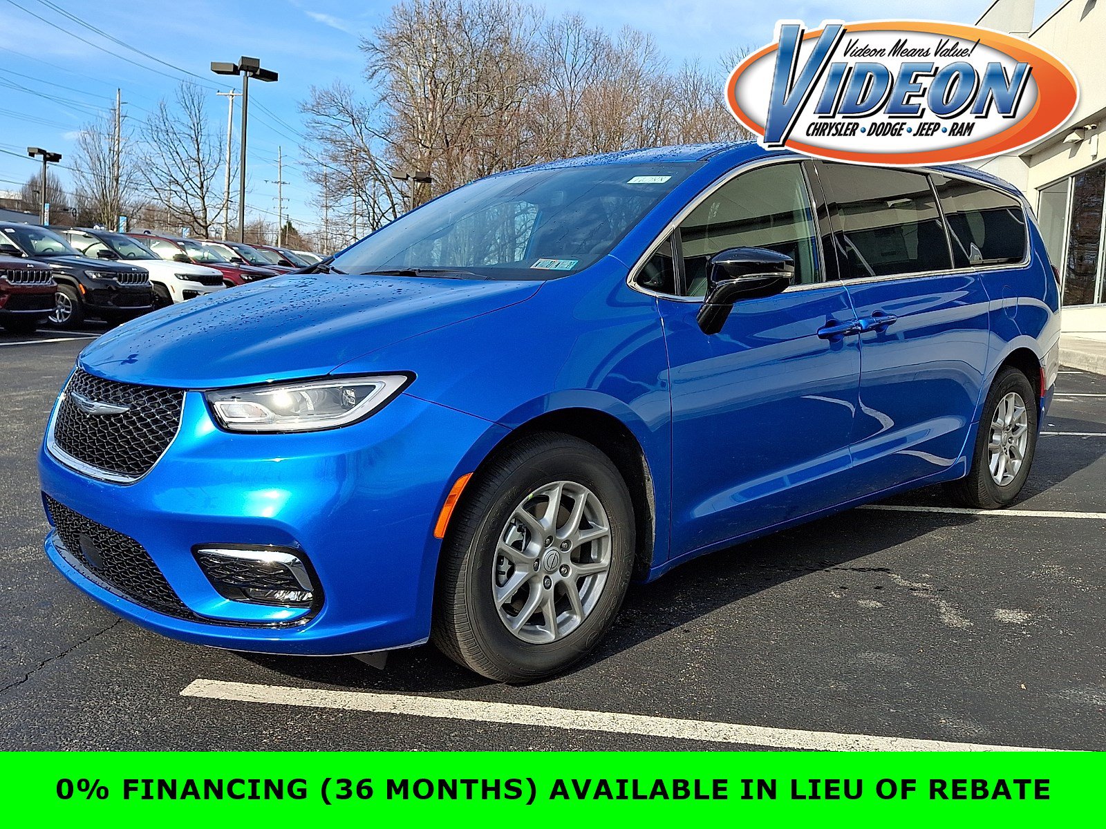 New 2026 Chrysler Pacifica Select