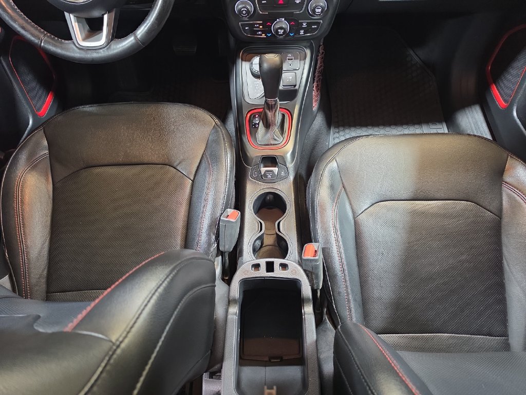 Used 2020 Jeep Compass Trailhawk w/ Leather Interior Group AWD/4WD image 13