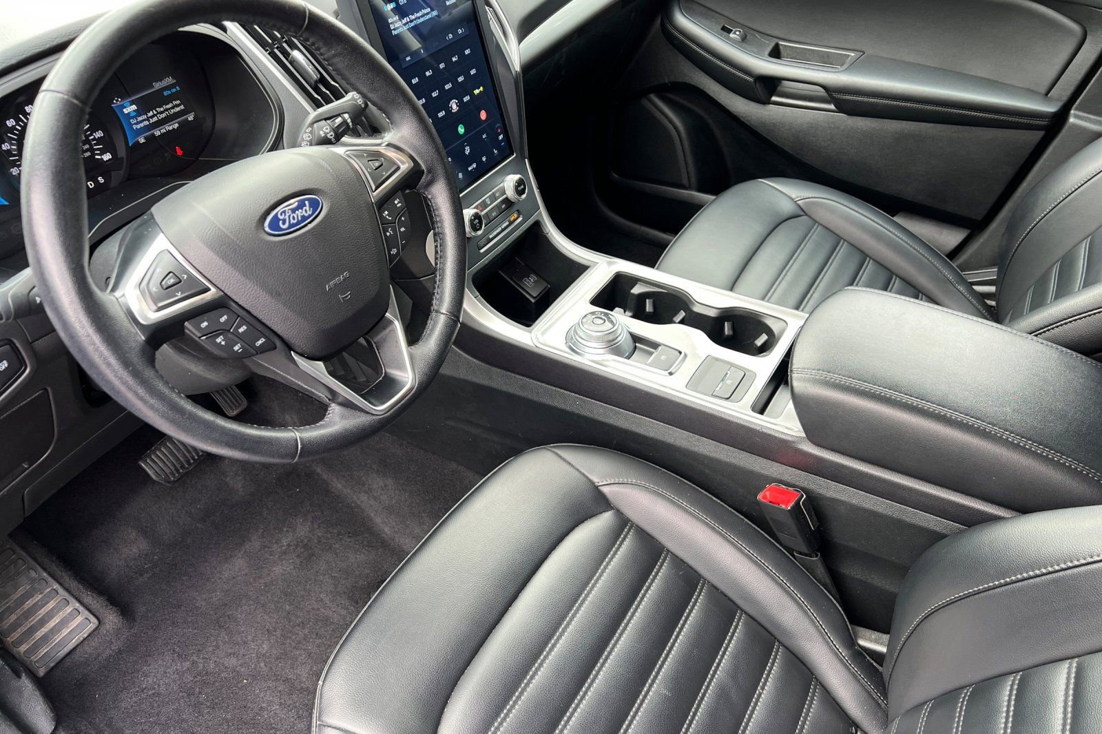 Used 2023 Ford Edge SEL image 10