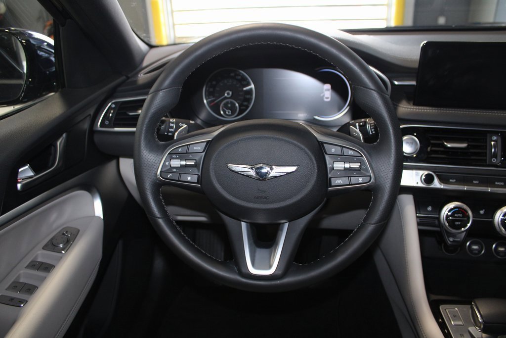 Used 2023 Genesis G70 2.0T image 18