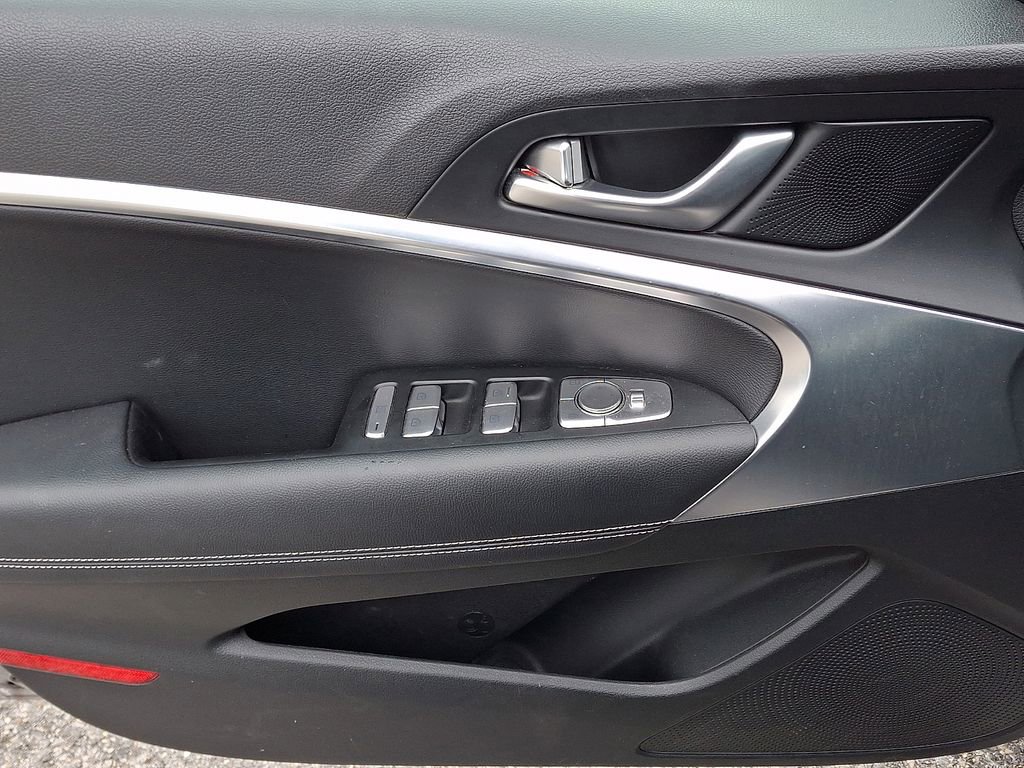 Used 2025 Genesis G70 2.5T AWD/4WD image 12