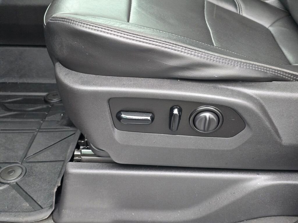 Used 2021 Chevrolet Silverado 1500 High Country w/ Technology Package image 24