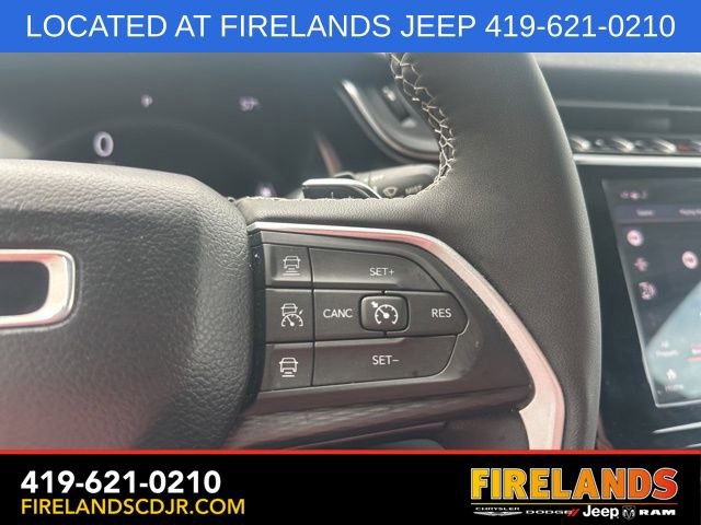 Used 2023 Jeep Grand Cherokee L Laredo image 25