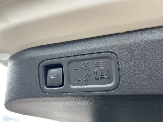 Certified 2022 Ford Expedition Limited image 26