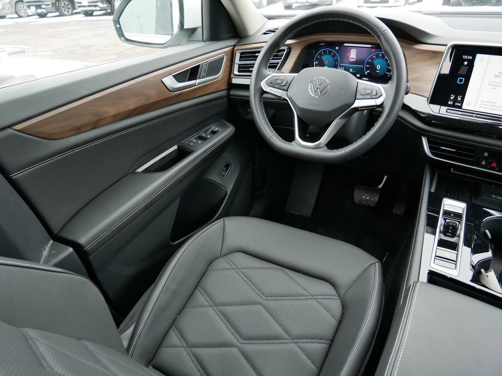 Used 2025 Volkswagen Atlas SE AWD/4WD image 18
