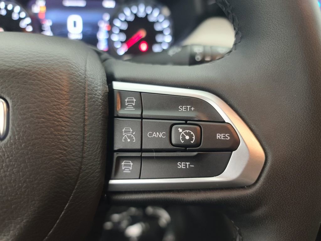Used 2025 Jeep Compass Limited AWD/4WD image 28