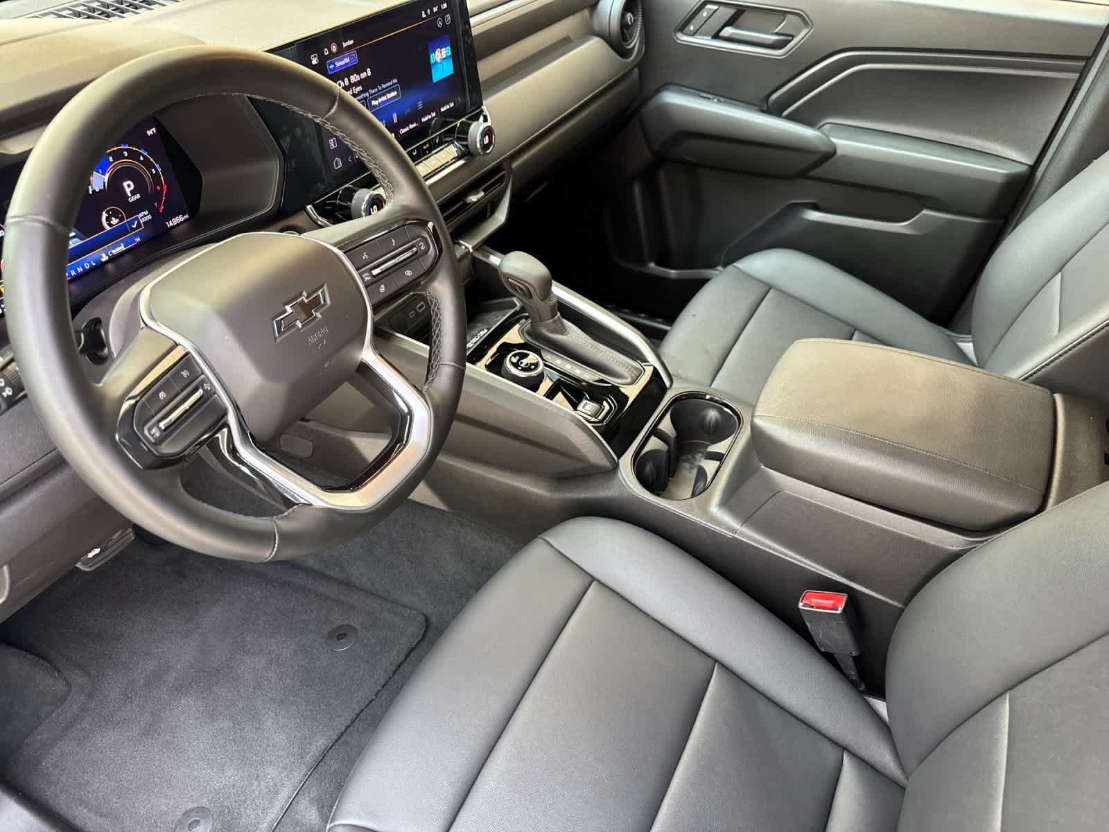 Used 2025 Chevrolet Colorado Trail Boss AWD/4WD image 11