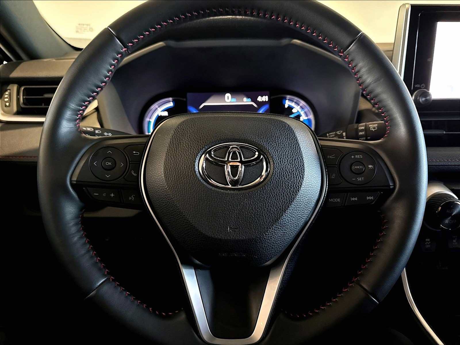 Used 2024 Toyota RAV4 SE w/ Weather & Moonroof Package AWD/4WD image 18