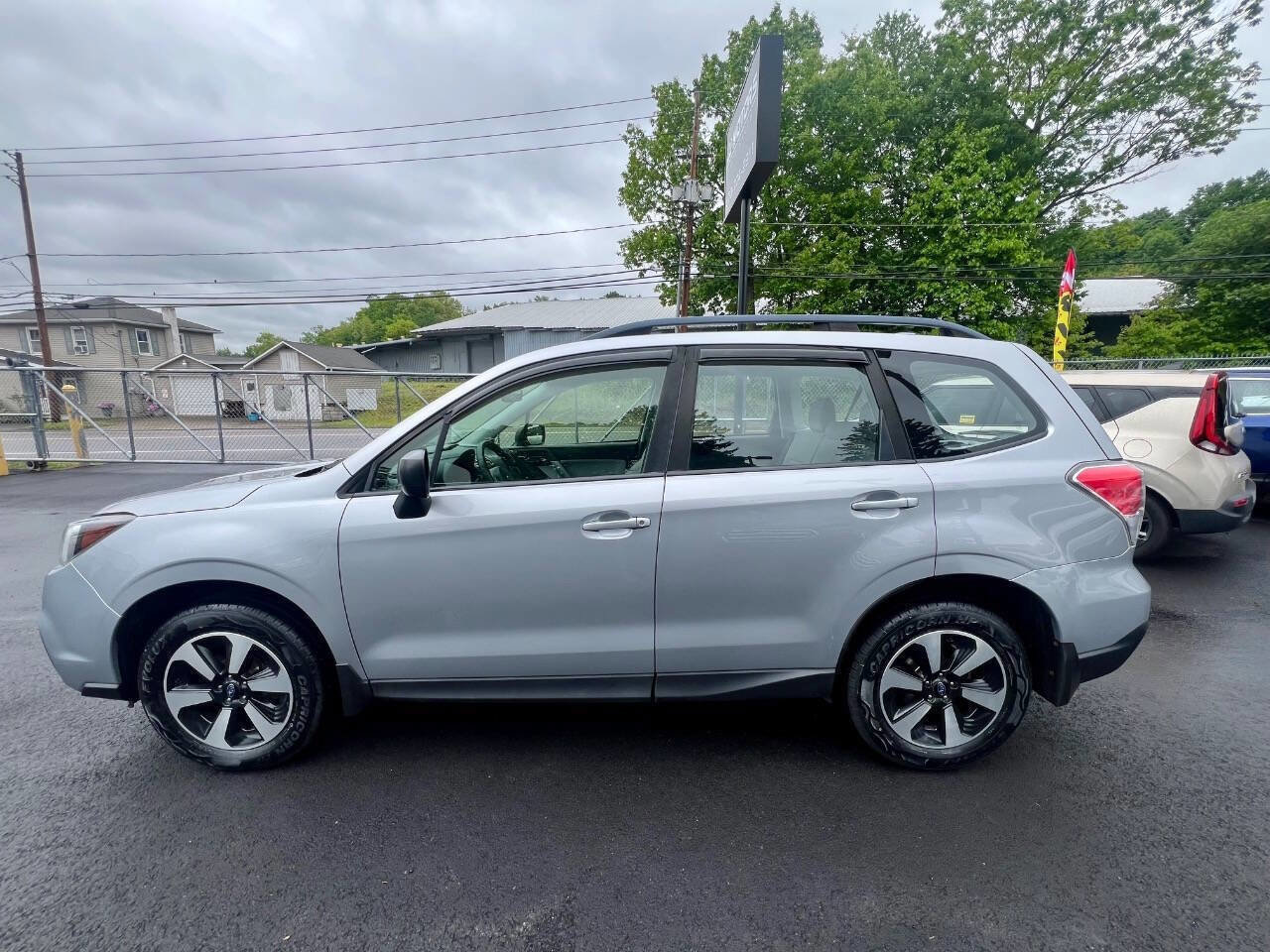 Used 2018 Subaru Forester 2.5i w/ Alloy Wheel Package AWD/4WD image 3