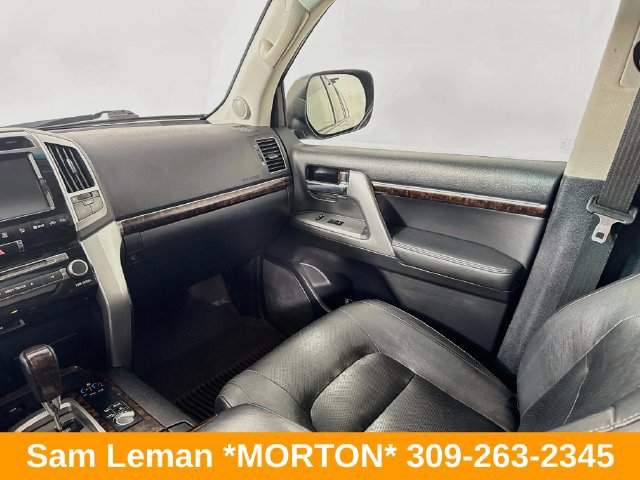 Used 2015 Toyota Land Cruiser AWD/4WD image 25
