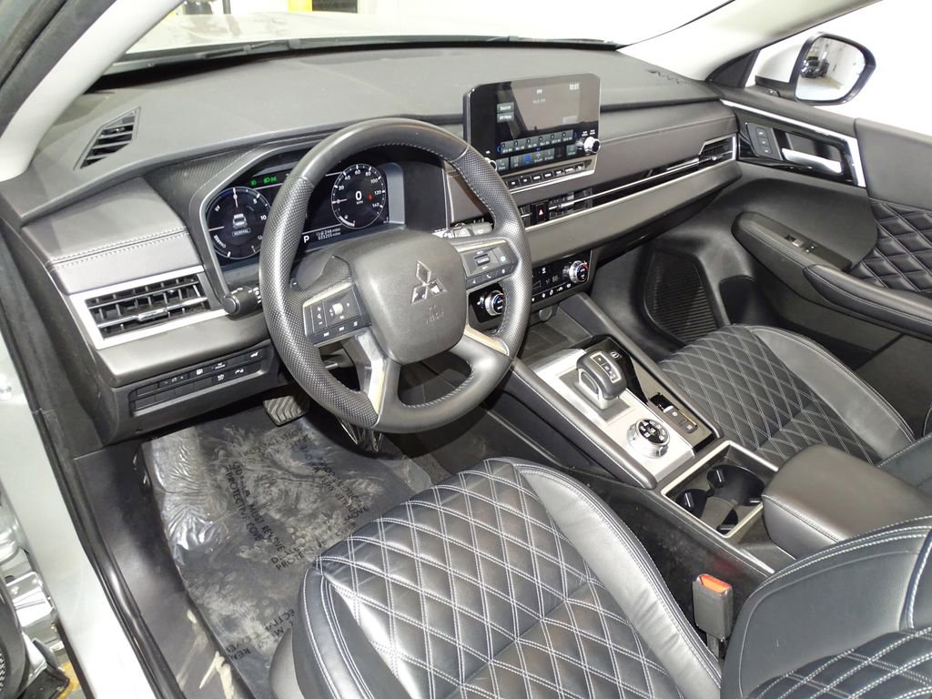 Used 2023 Mitsubishi Outlander SEL image 23