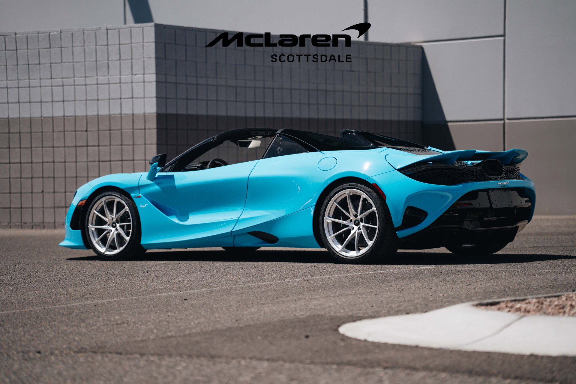 Used 2025 McLaren 750S Spider image 6