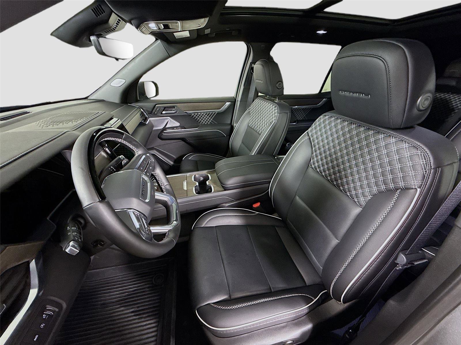 Used 2025 GMC Acadia Denali w/ Super Cruise Package image 16