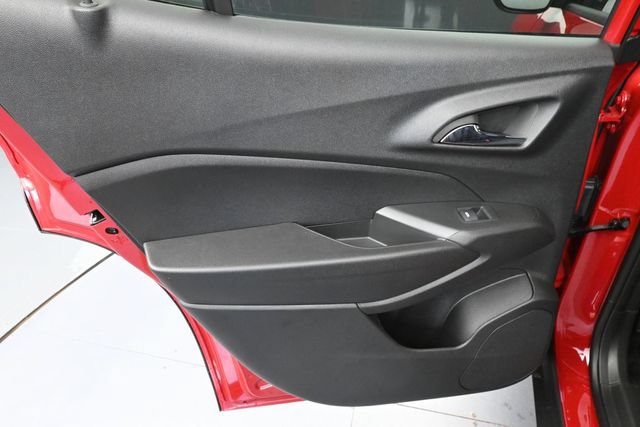 New 2026 Chevrolet Trax LT w/ Sunroof Package FWD image 23