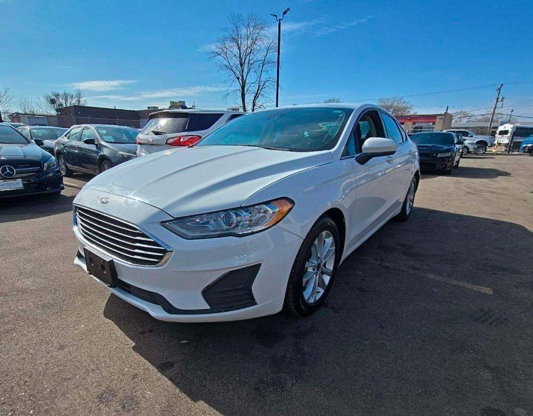 Used 2019 Ford Fusion SE image 1