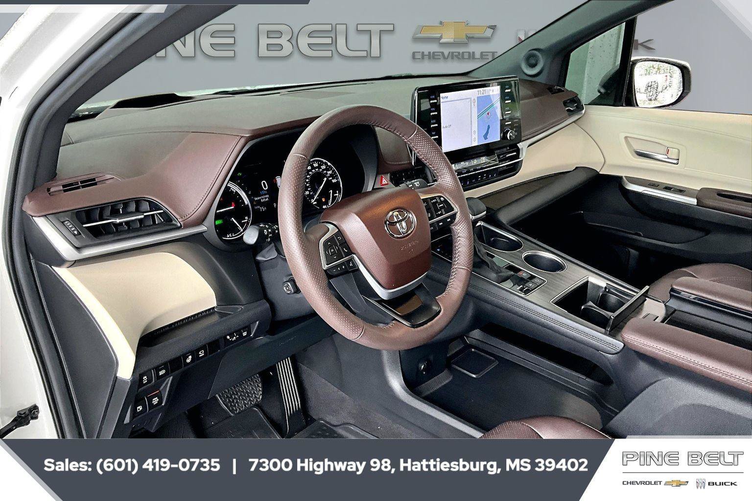 Used 2024 Toyota Sienna Platinum AWD/4WD image 12