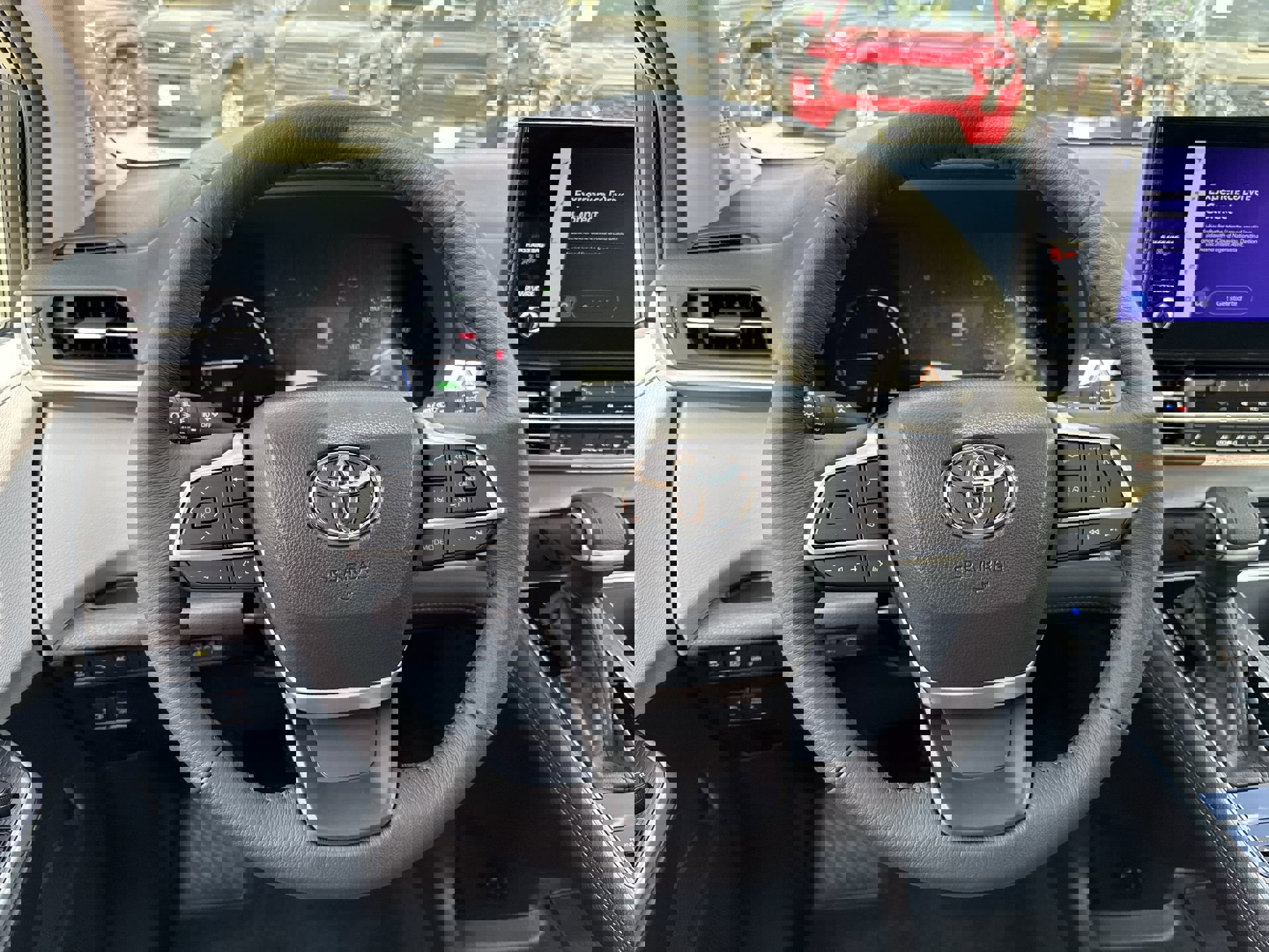 Used 2026 Toyota Sienna XLE image 11