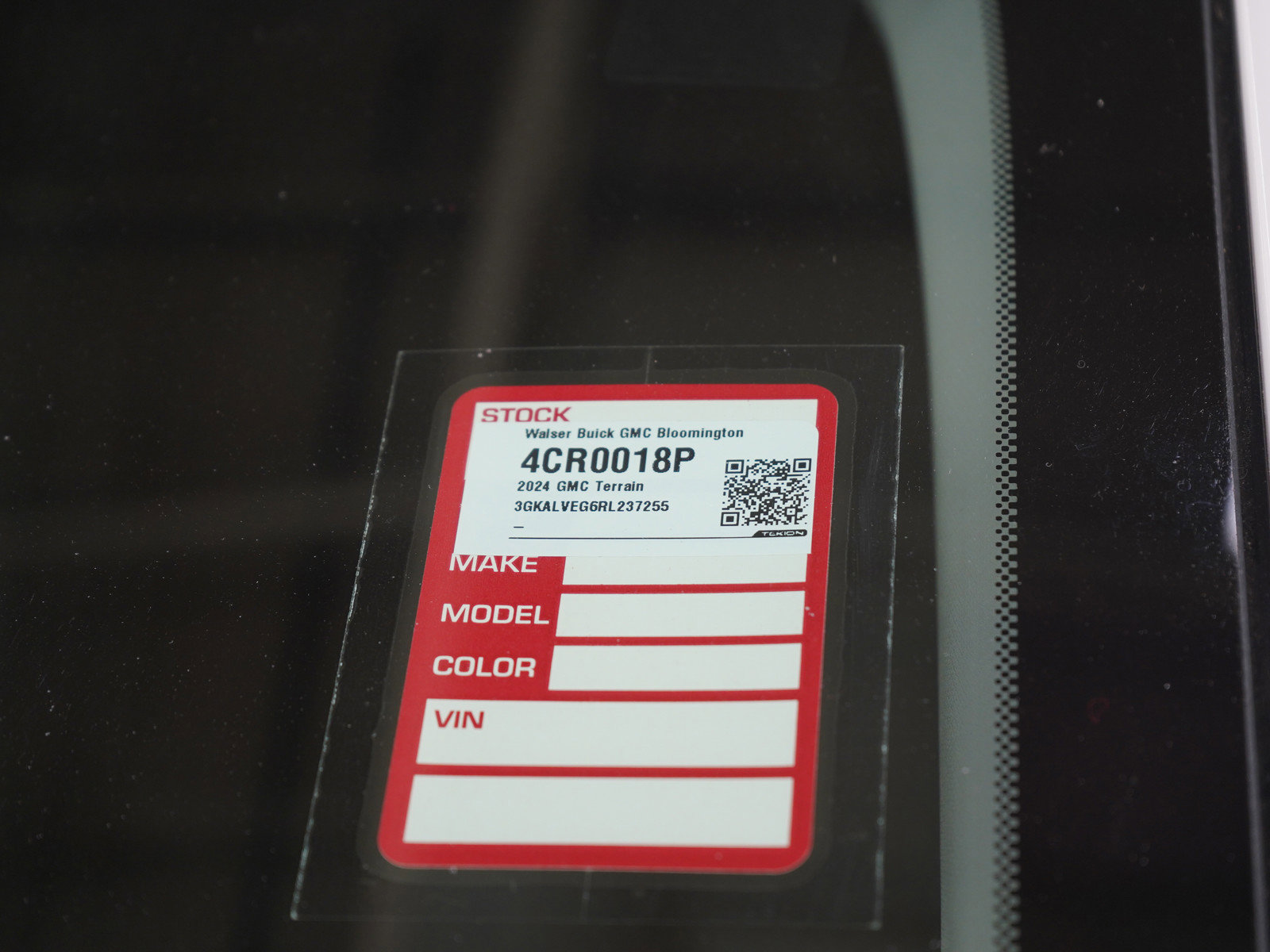 Used 2024 GMC Terrain SLT w/ Elevation Edition image 28