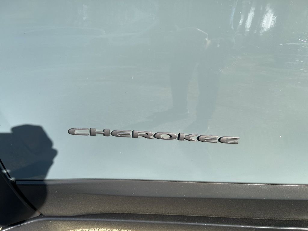 Used 2015 Jeep Cherokee Trailhawk w/ Comfort/Convenience Group image 13