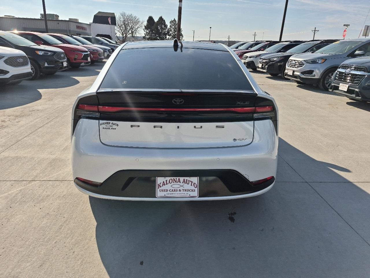 Used 2024 Toyota Prius XLE image 6