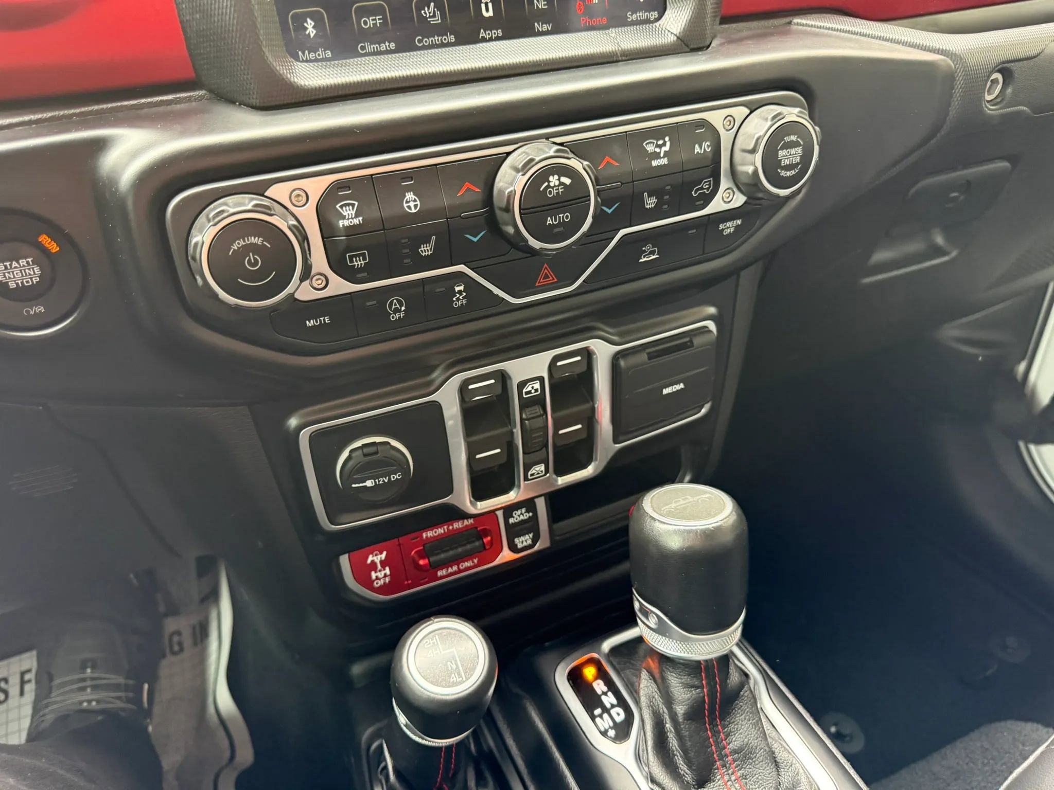 Used 2022 Jeep Gladiator Rubicon w/ Cold Weather Group AWD/4WD image 21